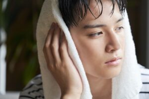 朝シャンは薄毛の要因となるか?